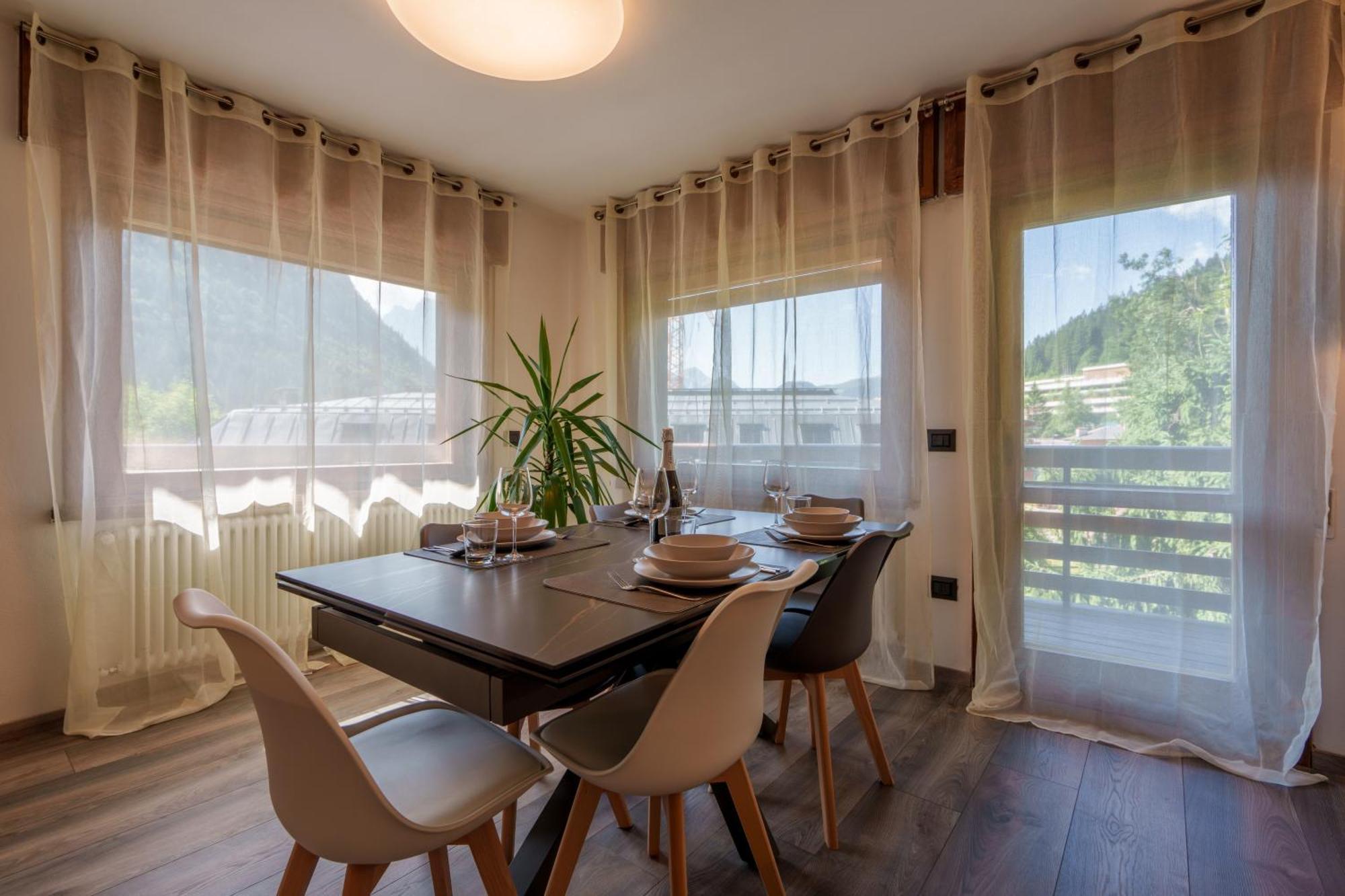 Area Apartments Madonna エクステリア 写真